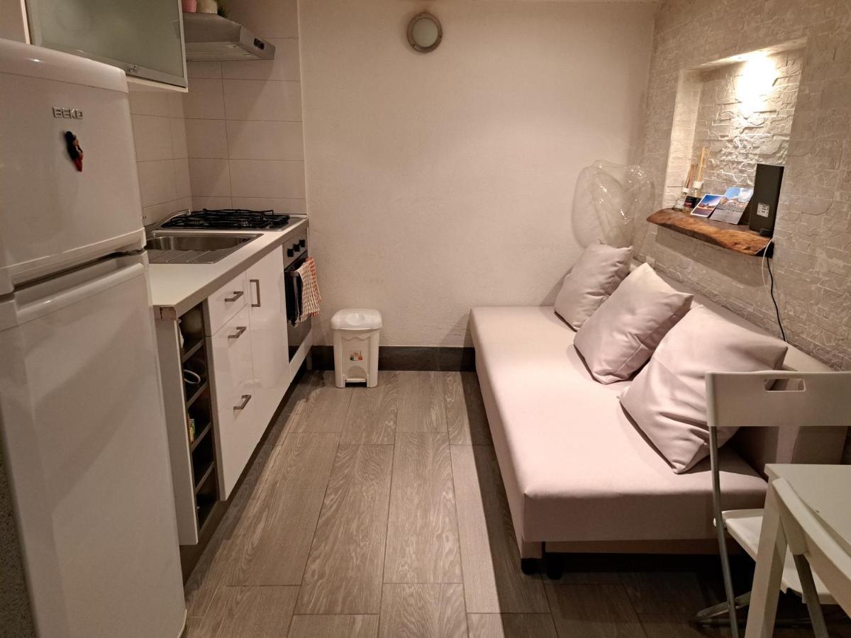 Toledo 27, A Due Passi Da Piazza Del Plebiscito Apartment Naples Luaran gambar