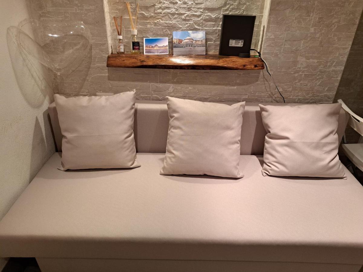 Toledo 27, A Due Passi Da Piazza Del Plebiscito Apartment Naples Luaran gambar