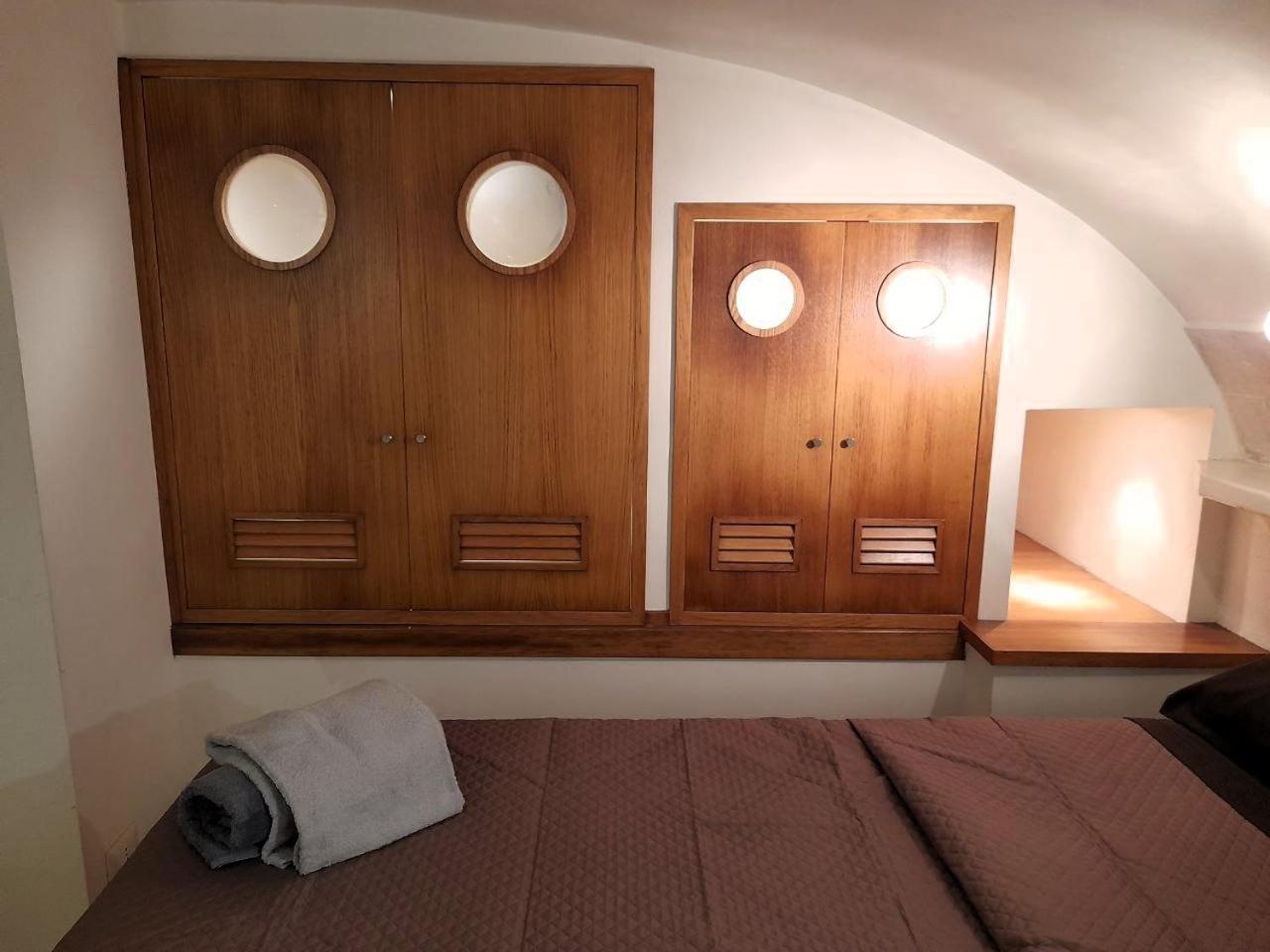 Toledo 27, A Due Passi Da Piazza Del Plebiscito Apartment Naples Luaran gambar