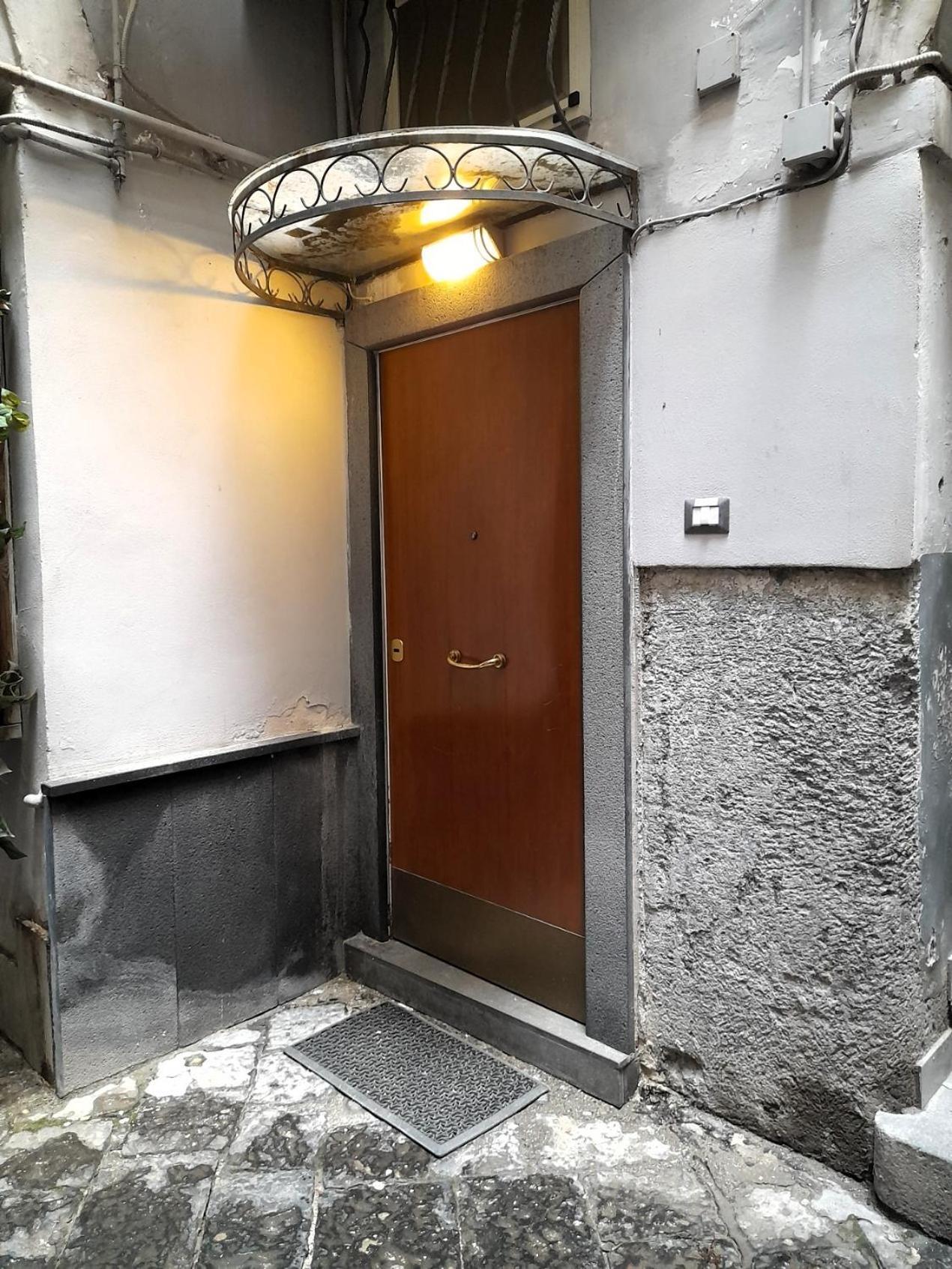 Toledo 27, A Due Passi Da Piazza Del Plebiscito Apartment Naples Luaran gambar