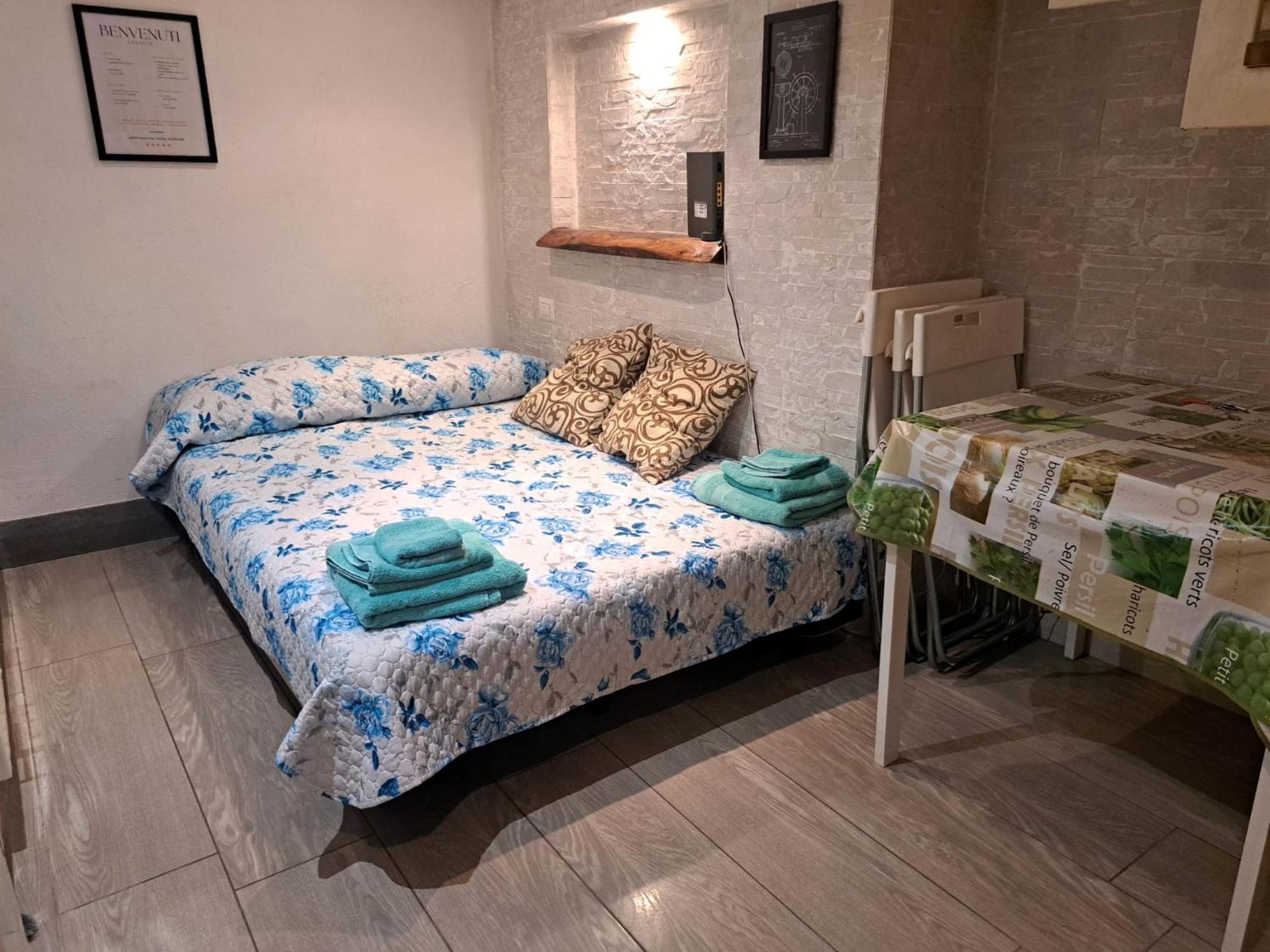 Toledo 27, A Due Passi Da Piazza Del Plebiscito Apartment Naples Luaran gambar