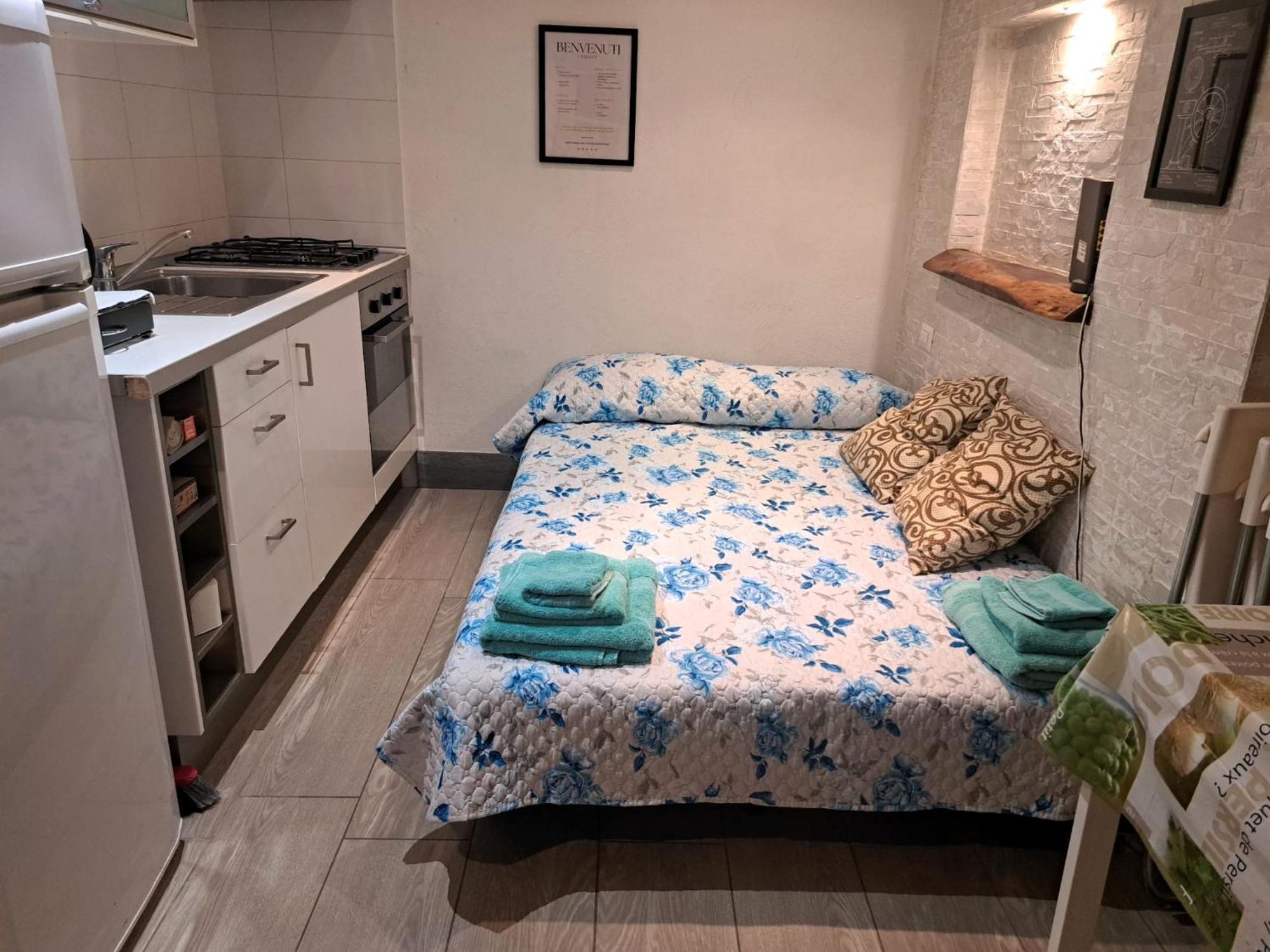 Toledo 27, A Due Passi Da Piazza Del Plebiscito Apartment Naples Luaran gambar