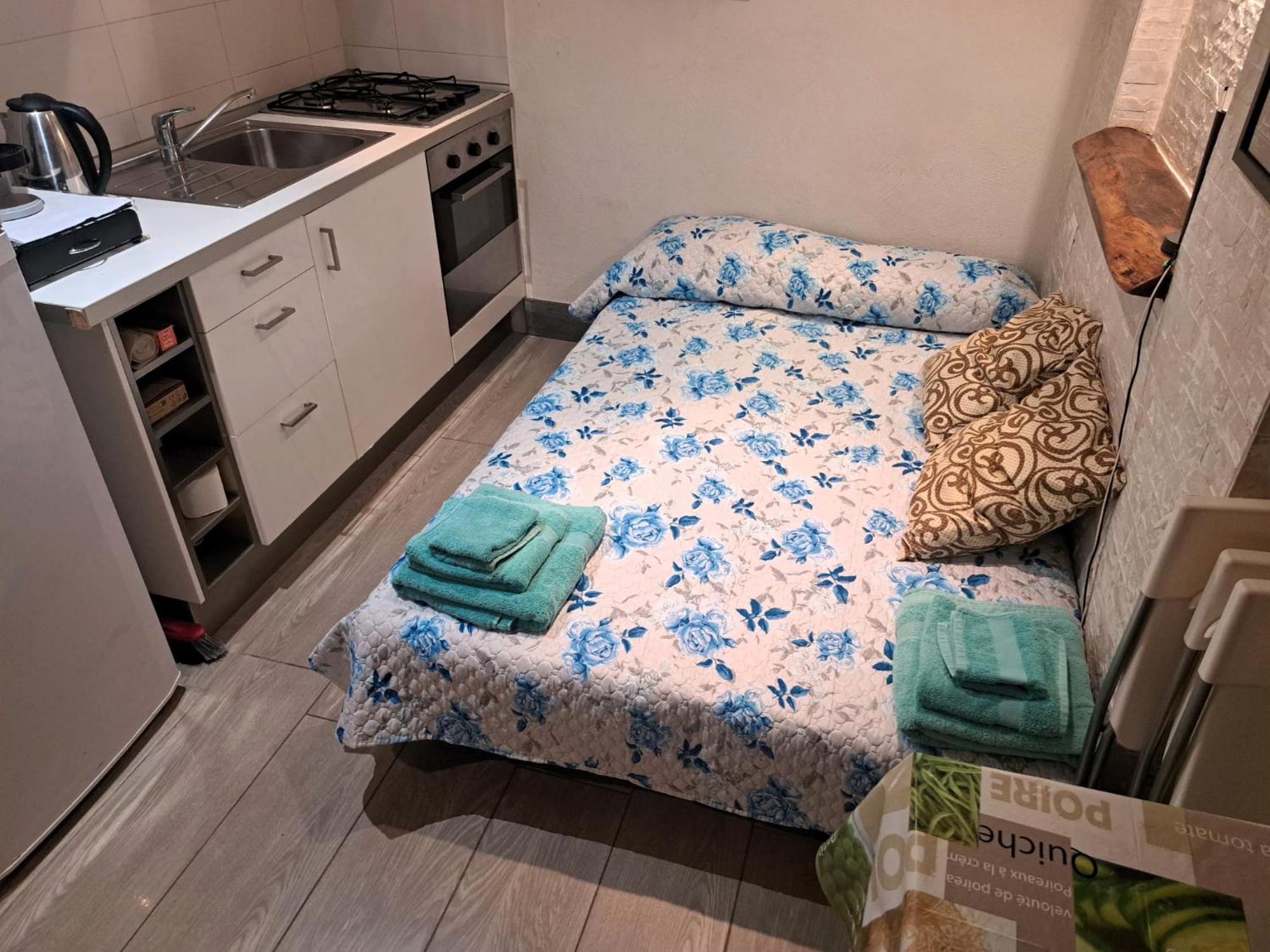 Toledo 27, A Due Passi Da Piazza Del Plebiscito Apartment Naples Luaran gambar