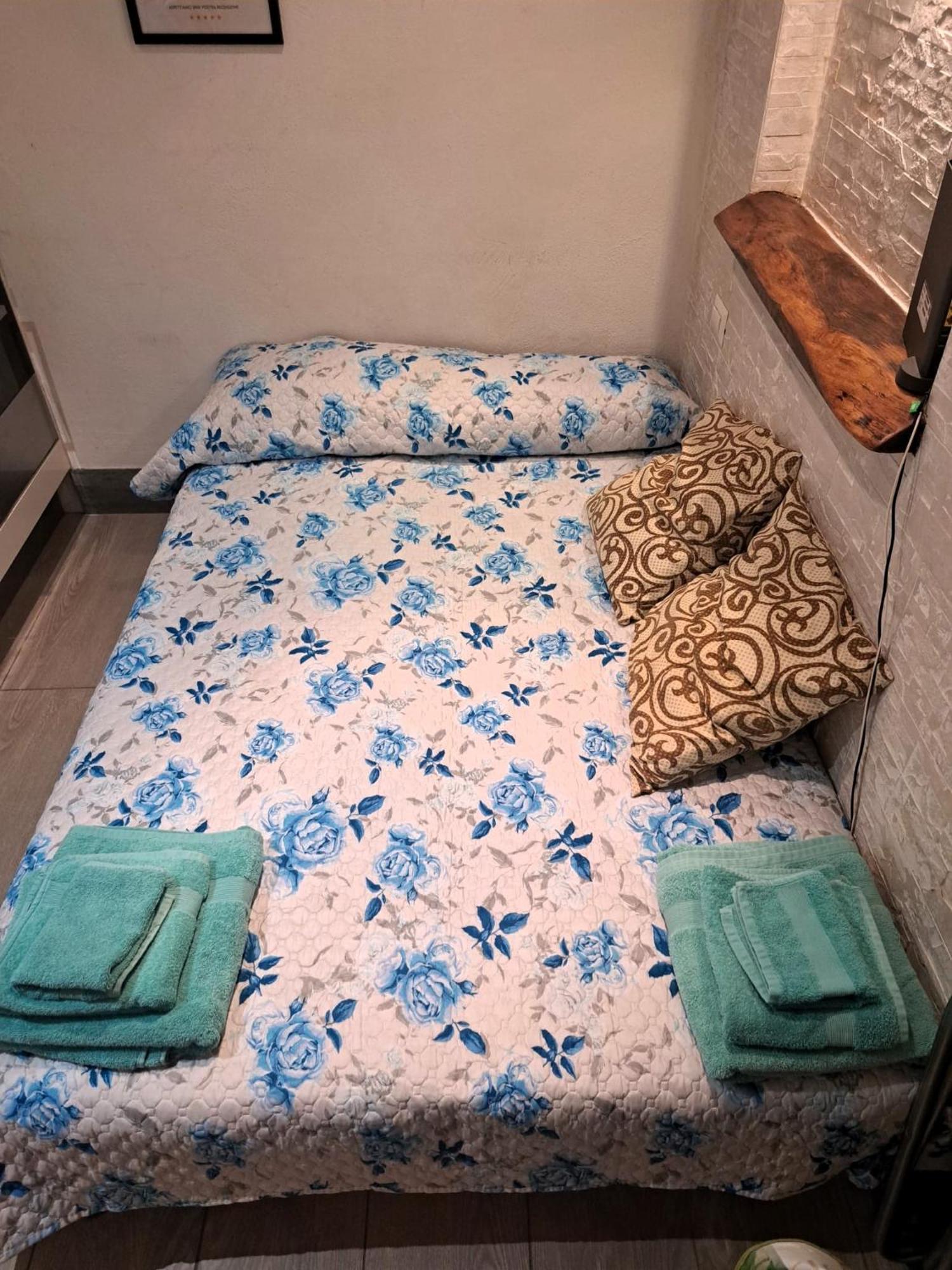 Toledo 27, A Due Passi Da Piazza Del Plebiscito Apartment Naples Luaran gambar